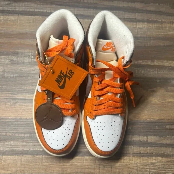 Nike Wmns Air Jordan 1 High OG Starfish Women’s 6.5 Orange NWT - Picture 4 of 9
